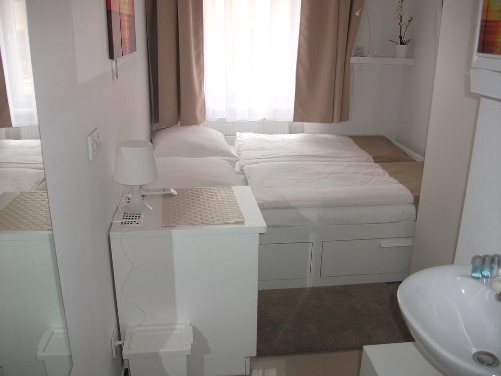 Ch-Vienna City Rooms Room photo