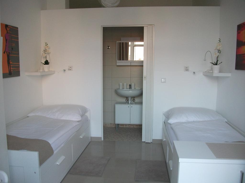 Ch-Vienna City Rooms Room photo